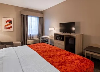 Best Western Plus New Cumberland Inn & Suites hotel thumbnail 8