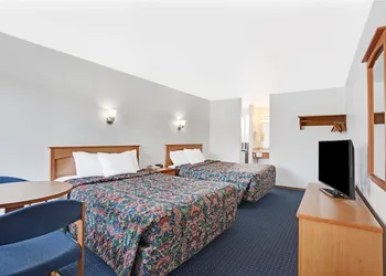 Days Inn by Wyndham Seattle North of Downtown hotel thumbnail 3