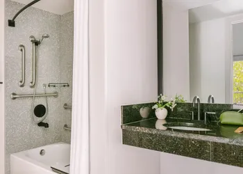 voco Kissimmee Orlando by IHG hotel thumbnail 3