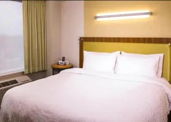 SpringHill Suites by Marriott New York LaGuardia Airport hotel thumbnail 5