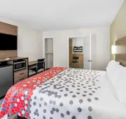 Econo Lodge Inn & Suites Ocean Springs - Biloxi hotel detail image 7