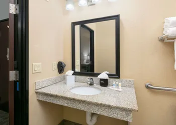Comfort Suites Arlington - Entertainment District hotel thumbnail 8