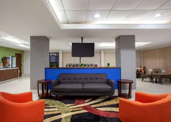 Baymont by Wyndham McDonough hotel thumbnail 4