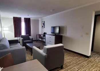 Wingate by Wyndham Canton/Hall of Fame hotel thumbnail 5