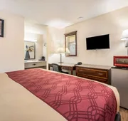 Econo Lodge Inn & Suites Macon West hotel detail image 7