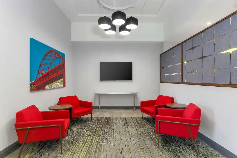 Hampton Inn & Suites Pittsburgh-Downtown hotel detail image 2