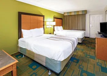 La Quinta Inn by Wyndham Amarillo Mid-City hotel thumbnail 3