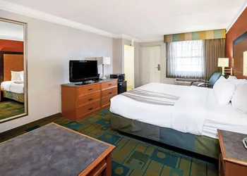 La Quinta Inn by Wyndham Amarillo Mid-City hotel thumbnail 4