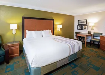 La Quinta Inn by Wyndham Amarillo Mid-City hotel thumbnail 7