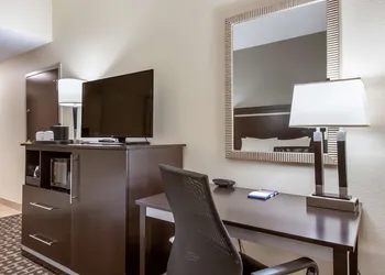 Hampton Inn Columbus-West hotel thumbnail 2