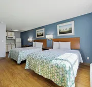 HomeTowne Studios by Red Roof Atlanta – Peachtree Corners hotel detail image 5
