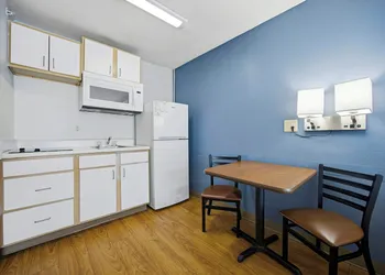 HomeTowne Studios by Red Roof Atlanta – Peachtree Corners hotel thumbnail 6