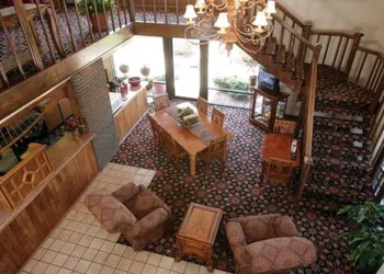 Foothills Inn hotel thumbnail 2