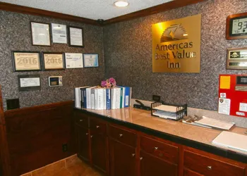 Americas Best Value Inn Conyer hotel thumbnail 2