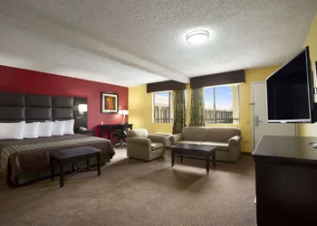 Days Inn by Wyndham Dallas Irving hotel thumbnail 8