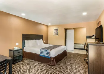 Americas Best Value Inn Ukiah hotel thumbnail 4