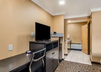 Americas Best Value Inn Ukiah hotel thumbnail 7