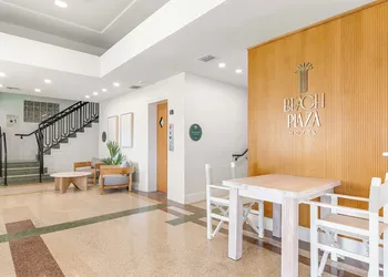 Beach Plaza hotel thumbnail 2