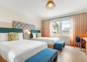 Beach Plaza hotel thumbnail 4