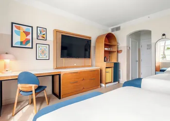 Beach Plaza hotel thumbnail 5
