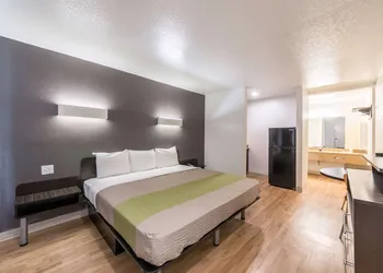 Studio 6 San Antonio, TX - Fort Sam Houston Area hotel thumbnail 5