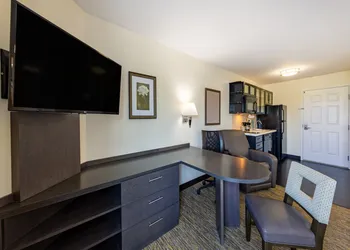 Candlewood Suites Springfield-Medical District hotel thumbnail 7