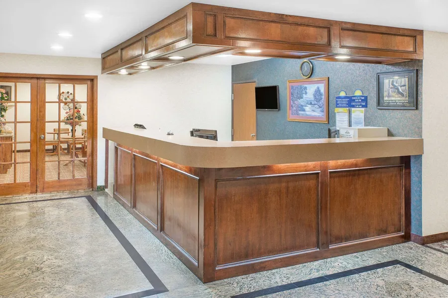 Days Inn & Suites by Wyndham Brinkley hotel detail image 2