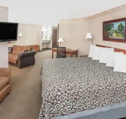Days Inn & Suites by Wyndham Brinkley hotel detail image 3
