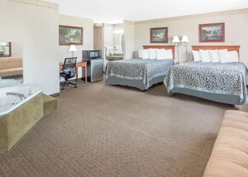 Days Inn & Suites by Wyndham Brinkley hotel thumbnail 5
