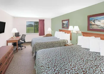 Days Inn & Suites by Wyndham Brinkley hotel thumbnail 8