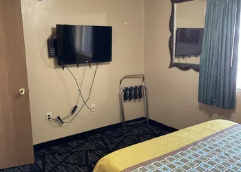 Riverton Inn & Suites hotel thumbnail 4