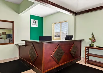 Quality Inn & Suites Seville hotel thumbnail 4