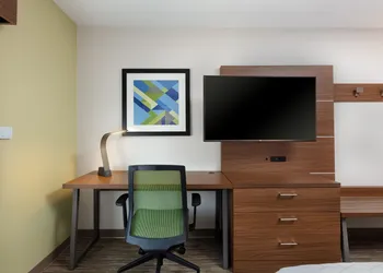 Holiday Inn Express Alpharetta - Roswell by IHG hotel thumbnail 8