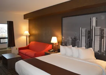 Super 8 by Wyndham Ambassador Bridge Windsor ON hotel thumbnail 3