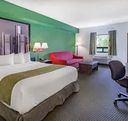 Super 8 by Wyndham Ambassador Bridge Windsor ON hotel detail image 7