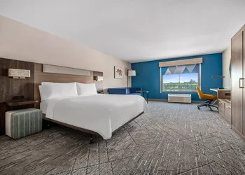 Holiday Inn Express Hotel & Suites San Diego-Sorrento Valley by IHG hotel thumbnail 5
