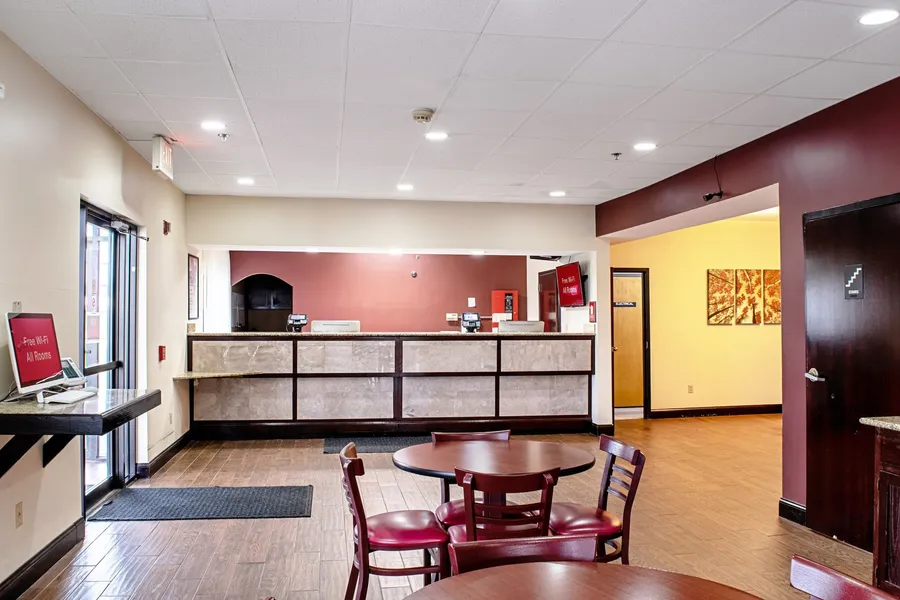 Red Roof Inn & Suites Middletown - Franklin hotel detail image 2
