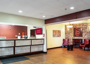 Red Roof Inn & Suites Middletown - Franklin hotel thumbnail 6