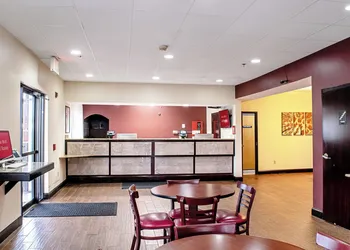 Red Roof Inn & Suites Middletown - Franklin hotel thumbnail 2