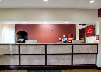 Red Roof Inn & Suites Middletown - Franklin hotel thumbnail 5