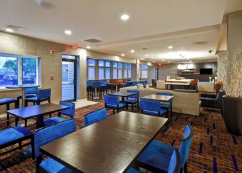 Courtyard By Marriott Cape Cod Hyannis hotel thumbnail 2