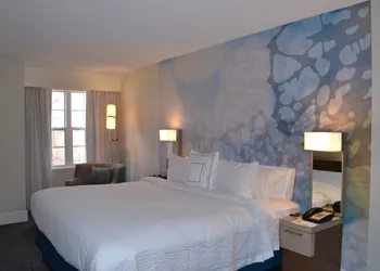 Courtyard By Marriott Cape Cod Hyannis hotel thumbnail 5