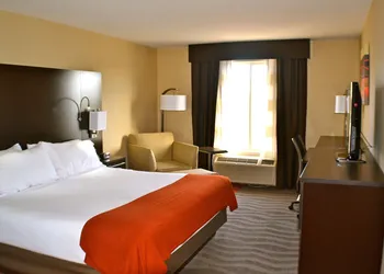 Holiday Inn Express Hotel & Suites Waterford by IHG hotel thumbnail 6