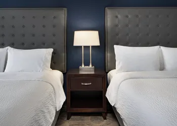 Garner Hotel Topeka West by IHG hotel thumbnail 4