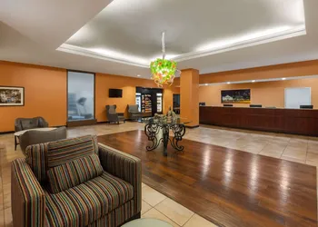 La Quinta Inn & Suites by Wyndham San Antonio Medical Ctr NW hotel thumbnail 4