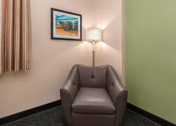 La Quinta Inn & Suites by Wyndham San Antonio Medical Ctr NW hotel thumbnail 7