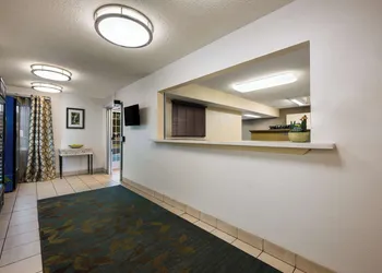 Sonesta Simply Suites Chicago Waukegan hotel thumbnail 2