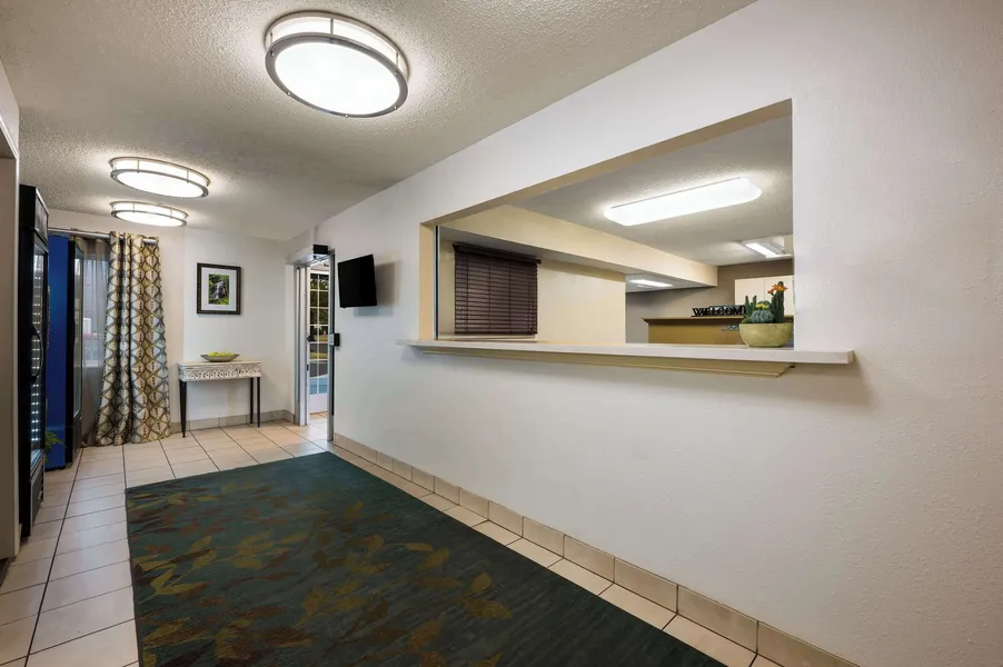 Sonesta Simply Suites Chicago Waukegan hotel detail image 2