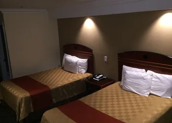 Ontario Inn & Suites hotel thumbnail 7