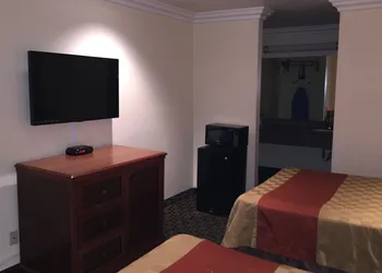 Ontario Inn & Suites hotel thumbnail 8